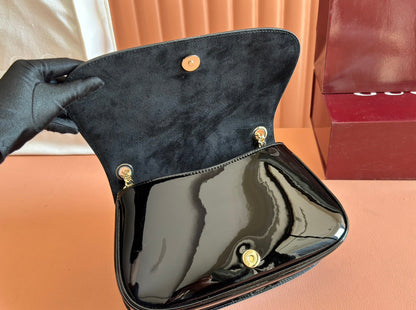 MEDIUM BLONDIE SHOULDER BAG 26.5 IN BLACK PATENT CALFSKIN