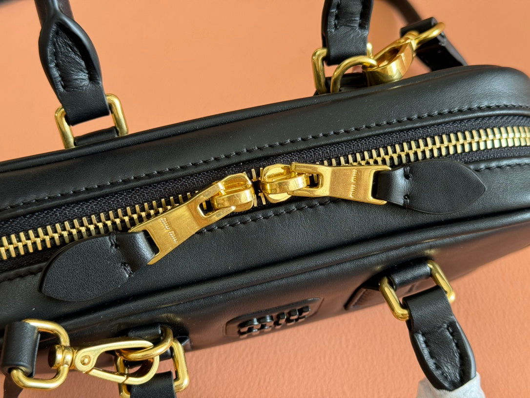 ARCADIE BAG 19 IN BLACK SHINY CALFSKIN