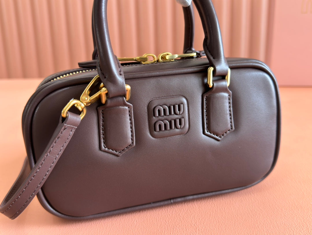 ARCADIE BAG 19 IN TAMARIND BROWN SHINY CALFSKIN