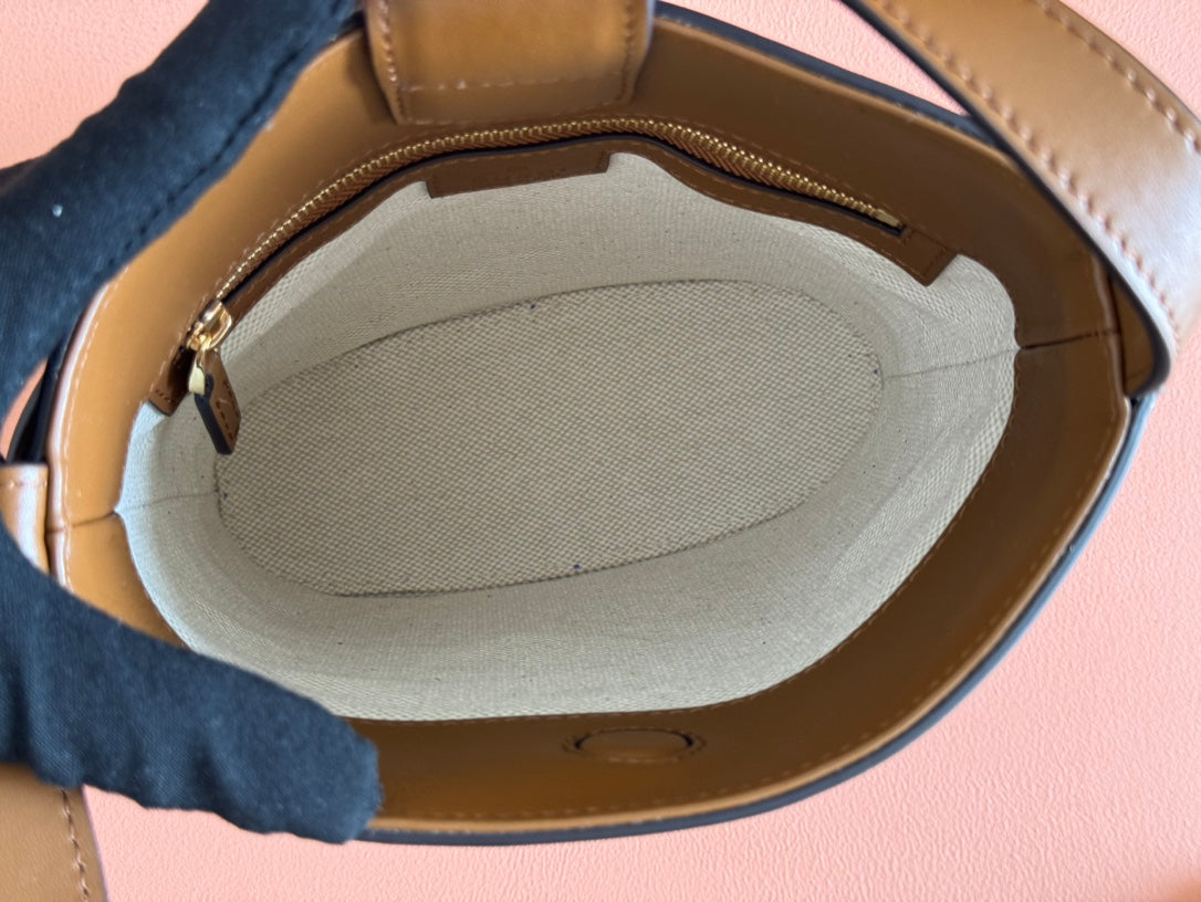 73 SMALL BUCKET BAG 20 IN BROWN SMOOTH CALFSKIN