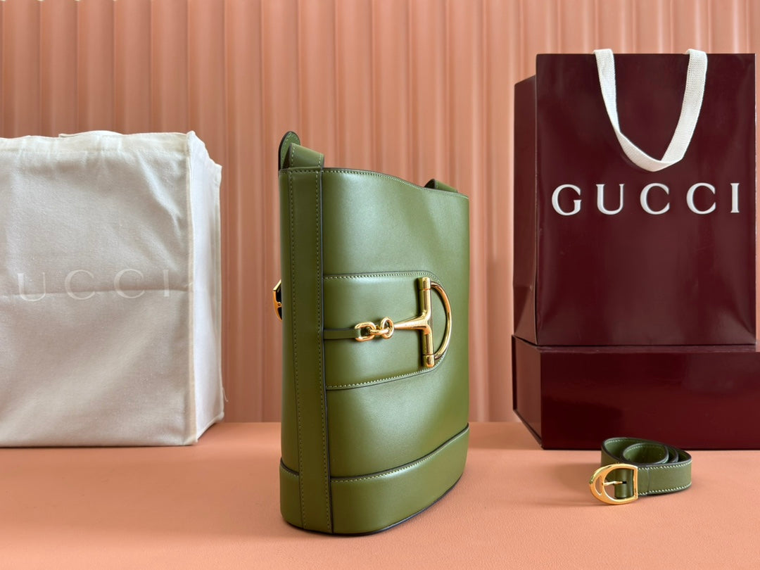 73 MEDIUM BUCKET BAG 27.5 IN GREEN SMOOTH CALFSKIN