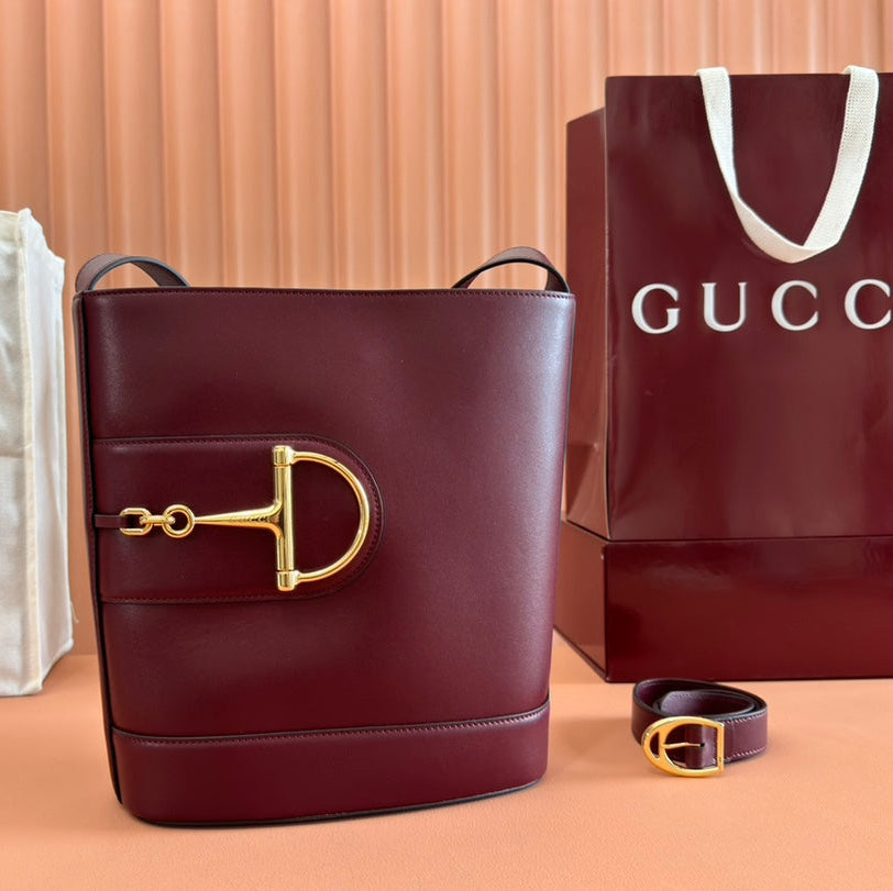73 MEDIUM BUCKET BAG 27.5 IN ROSSO ANCORA RED SMOOTH CALFSKIN