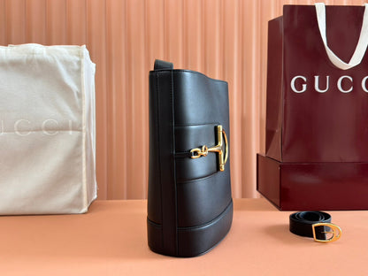 73 MEDIUM BUCKET BAG 27.5 IN BLACK SMOOTH CALFSKIN