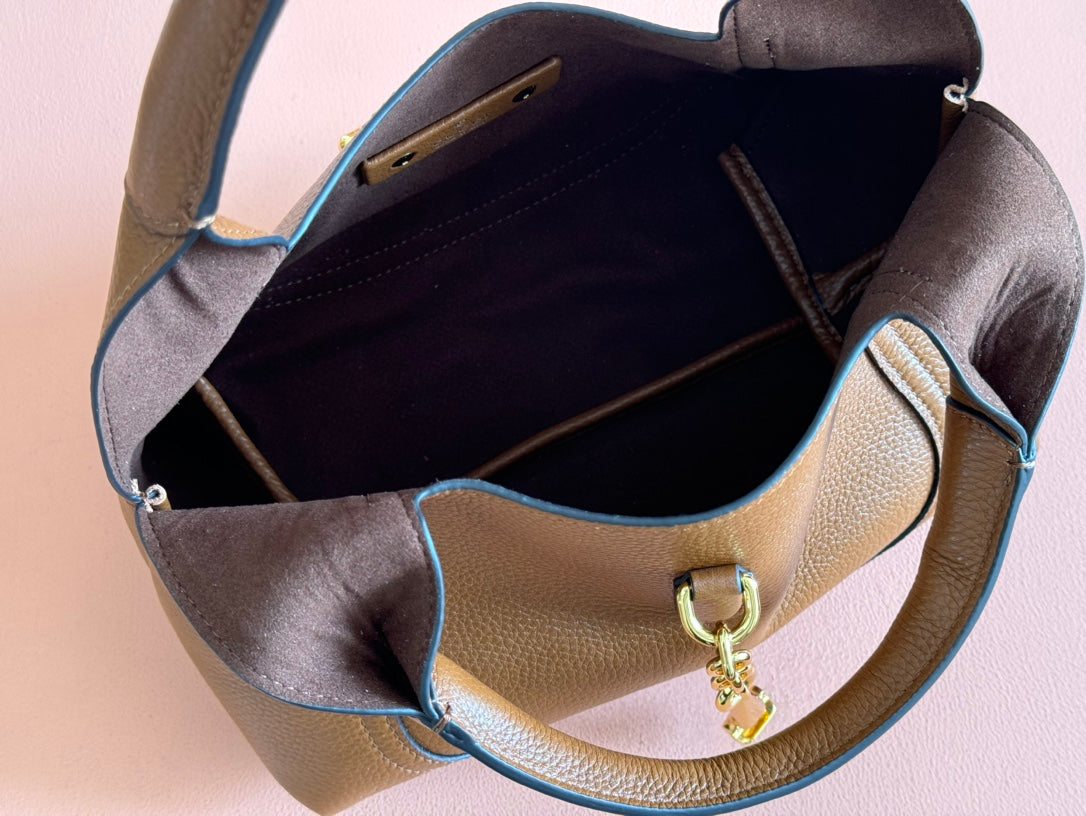 MEDIUM SOFTBIT MAXI SHOULDER BAG 27.5 IN BROWN GRAINY LAMBSKIN