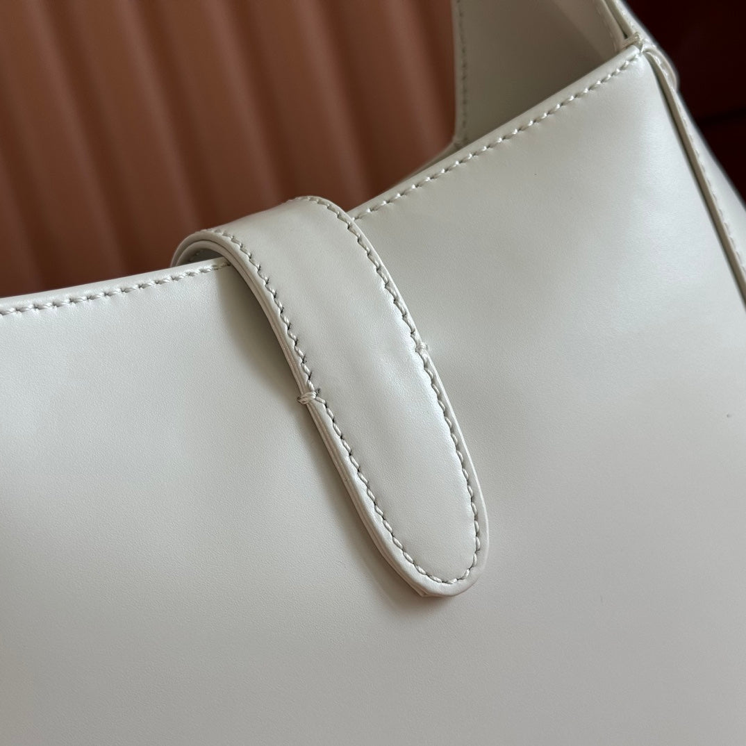 JACKIE SMALL SHOULDER BAG 27 IN WHITE CALFSKIN GOLD HARDWARE