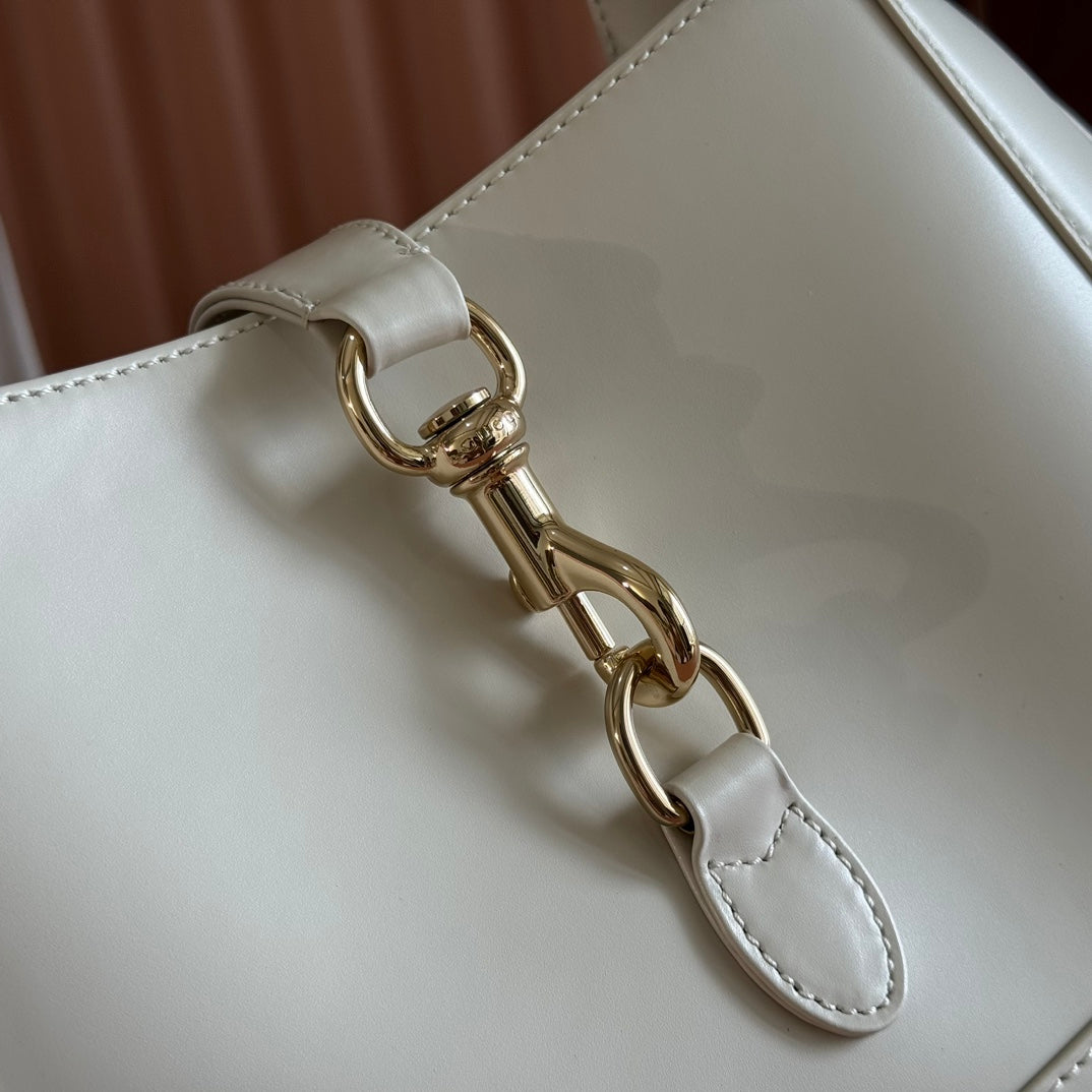 JACKIE SMALL SHOULDER BAG 27 IN WHITE CALFSKIN GOLD HARDWARE