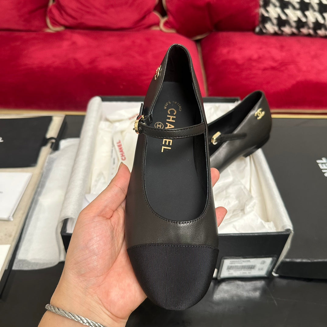 MARY JANE SHOES IN BLACK CALFSKIN AND SATIN