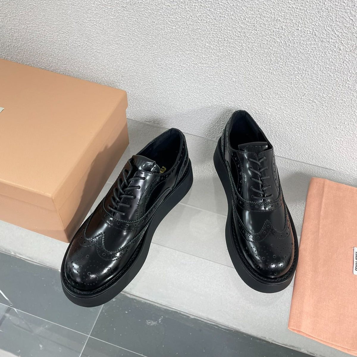Baroque Thick-Soled Oxford Shoes With Laces Black Calfskin
