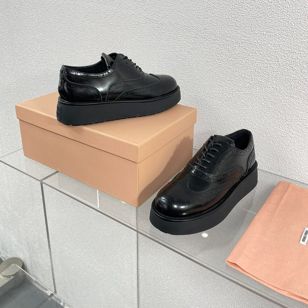 Baroque Thick-Soled Oxford Shoes With Laces Black Calfskin