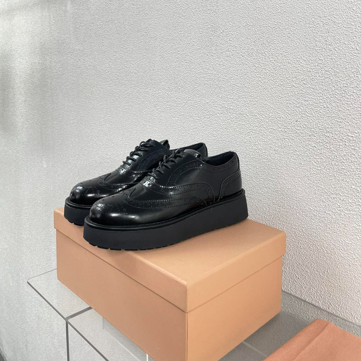 Baroque Thick-Soled Oxford Shoes With Laces Black Calfskin