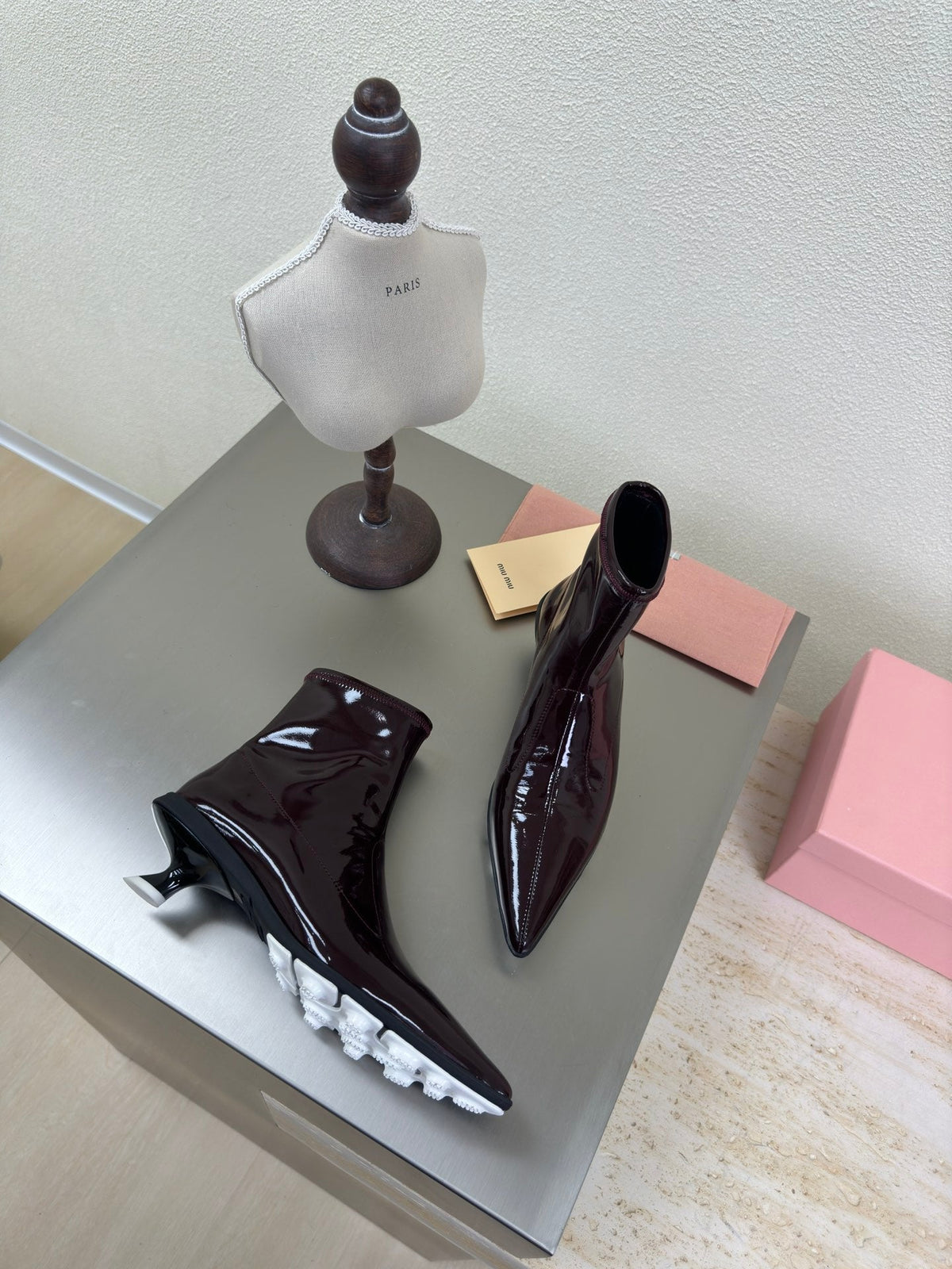 ANKLE POINTED-TOE BOOTS IN MAHOGANY GLOSSY CALFSKIN