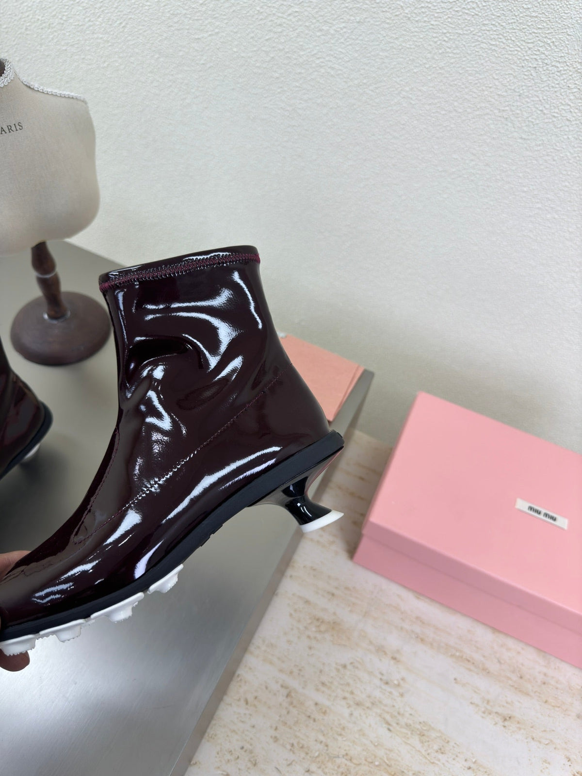 ANKLE POINTED-TOE BOOTS IN MAHOGANY GLOSSY CALFSKIN