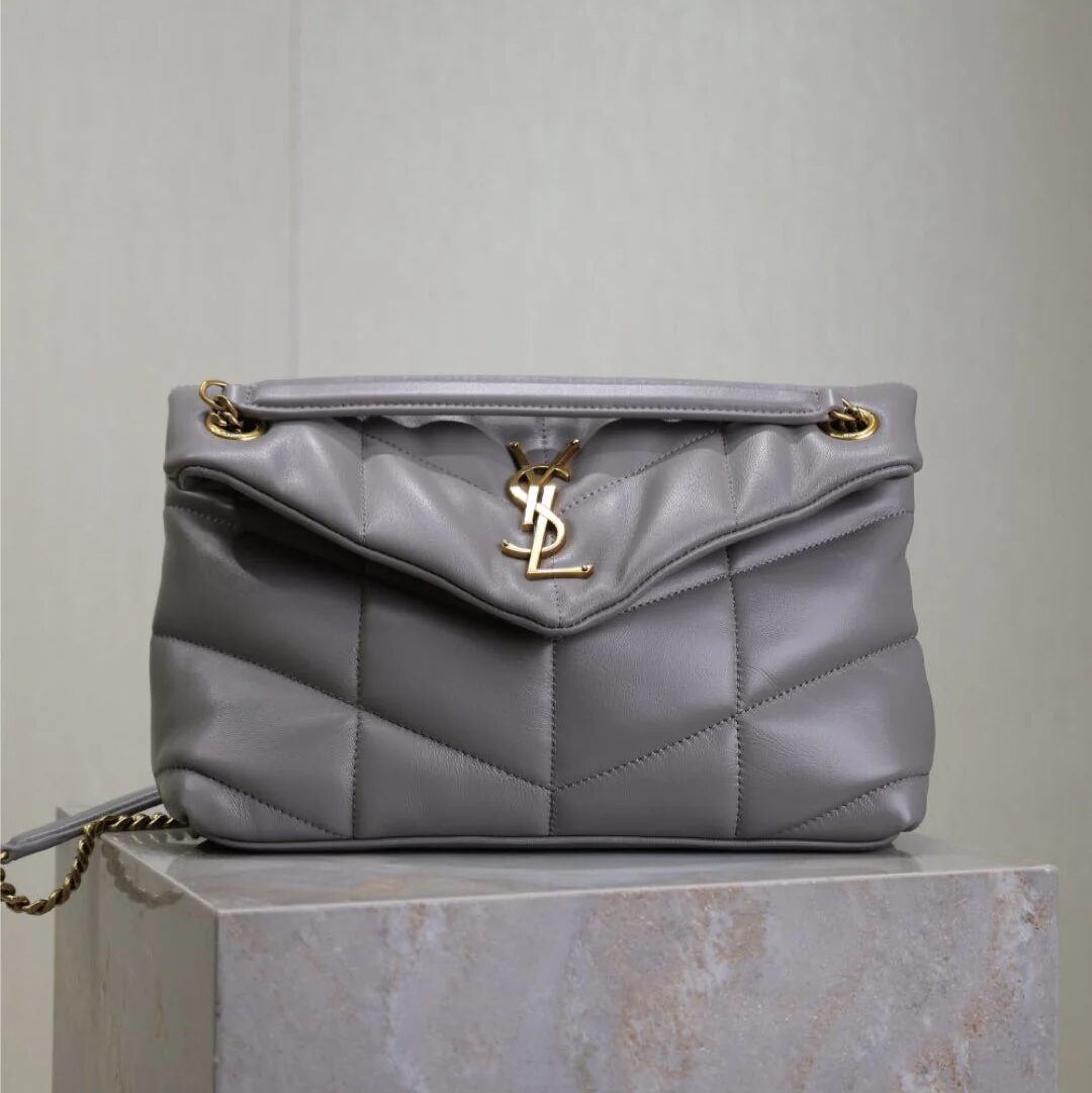 YSL 25S LOULOU PUFFER MEDIUM 29 IN SMOKY LAVENDER