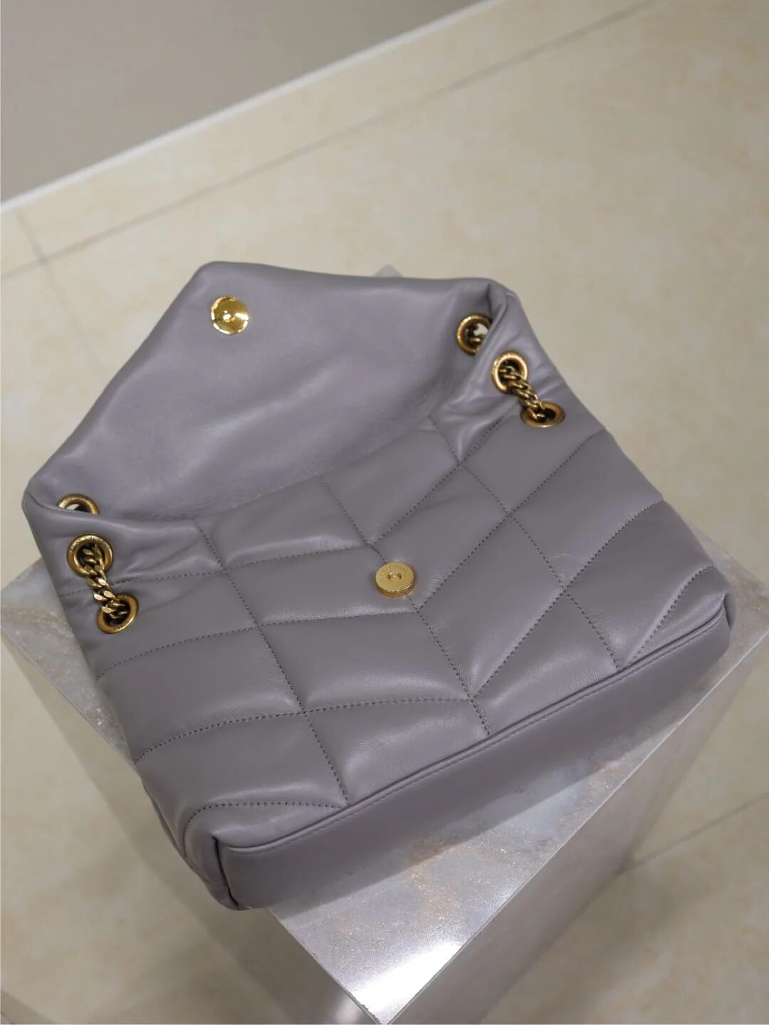 YSL 25S LOULOU PUFFER MEDIUM 29 IN SMOKY LAVENDER