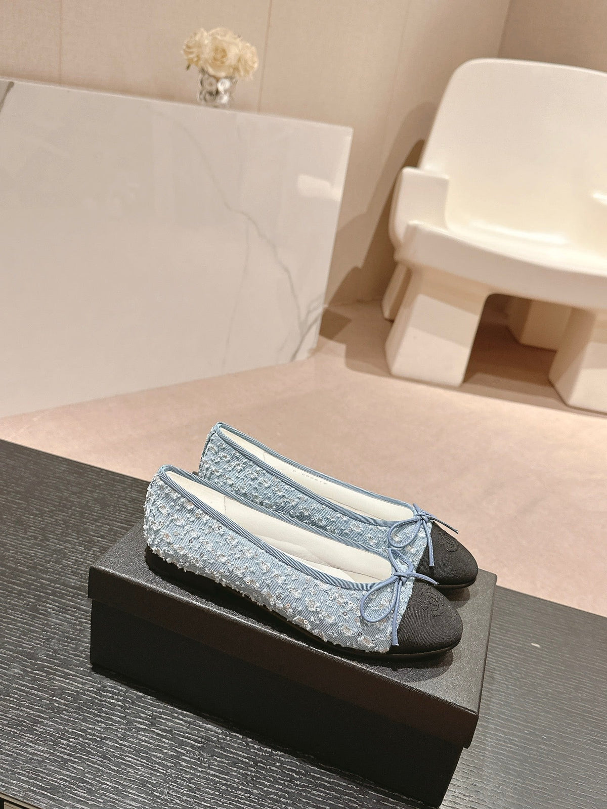 BALLET FLATS IN LIGHT BLUE DENIM AND BLACK SATIN