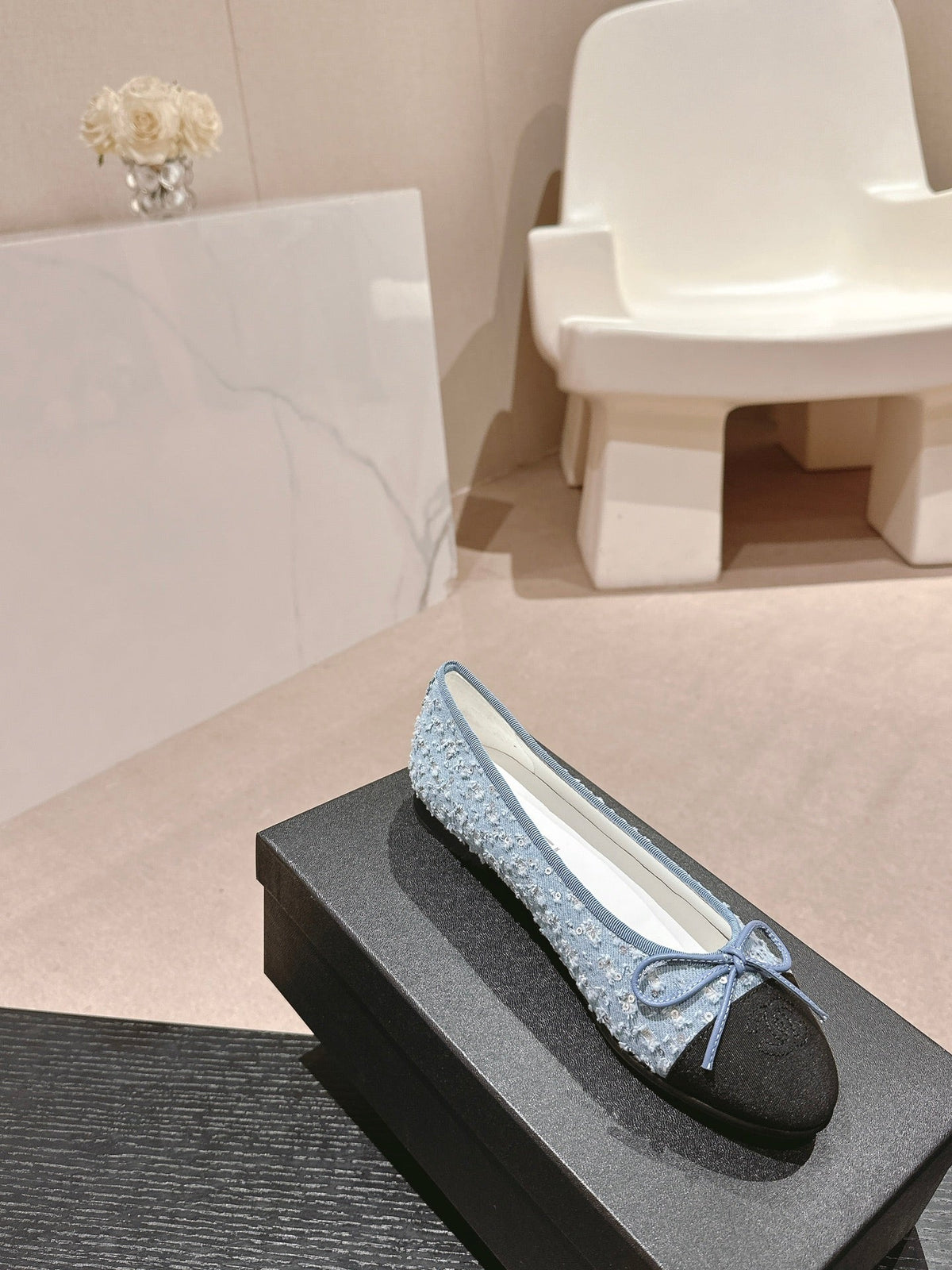 BALLET FLATS IN LIGHT BLUE DENIM AND BLACK SATIN