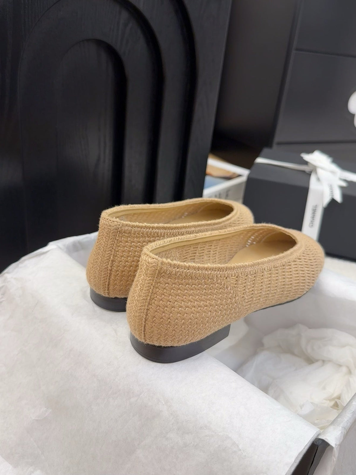BALLERINAS IN PEANUT BROWN RAFFIA