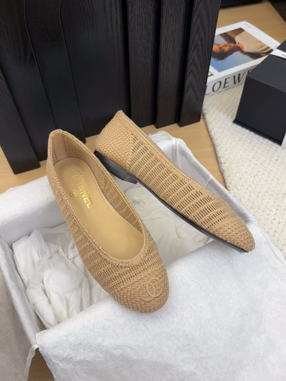 BALLERINAS IN PEANUT BROWN RAFFIA