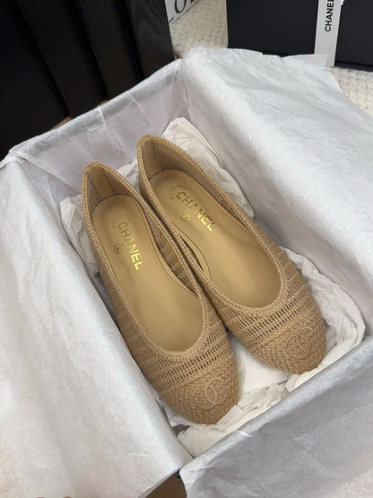 BALLERINAS IN PEANUT BROWN RAFFIA
