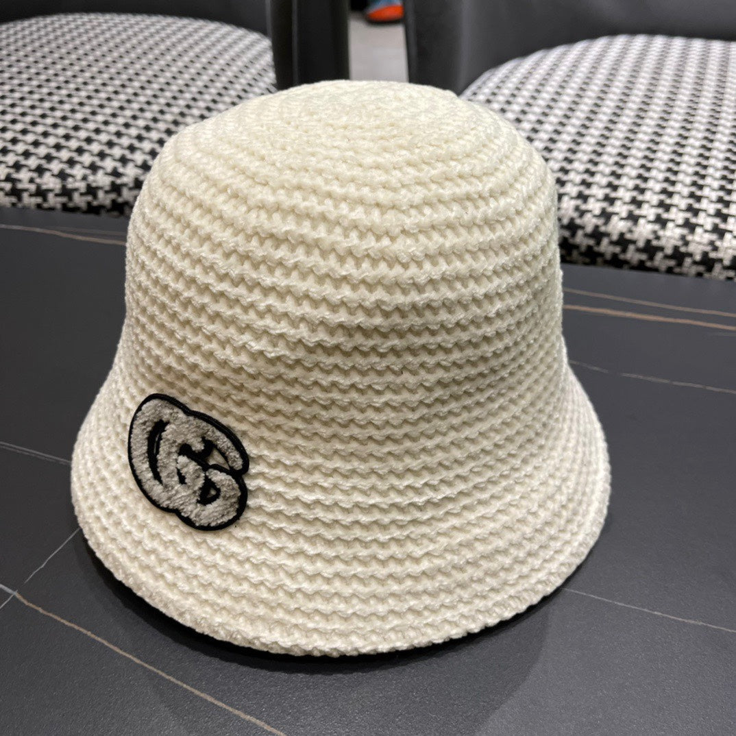 BUCKET HAT IN WHITE WOOL 389113