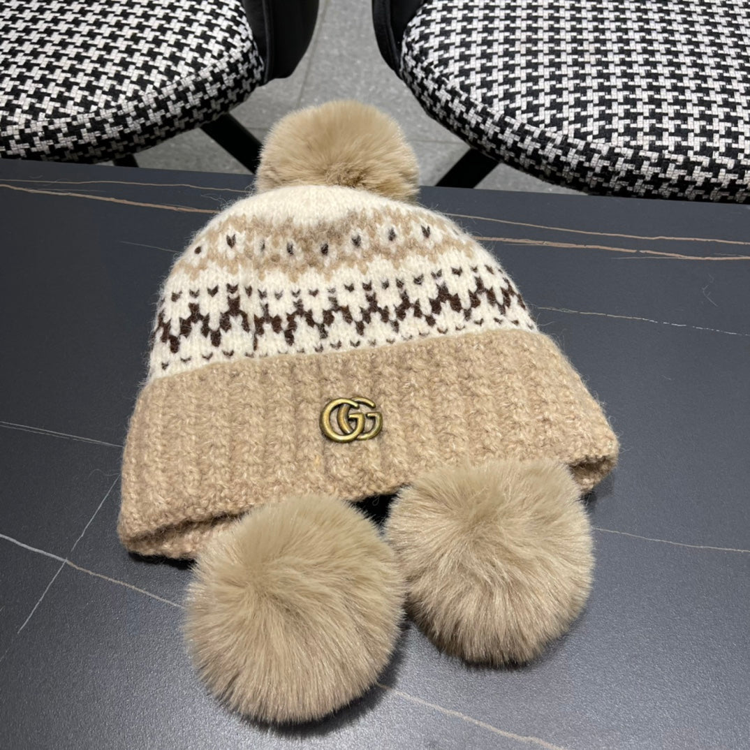 BEANIE HAT IN COLORFUL WOOL 394005