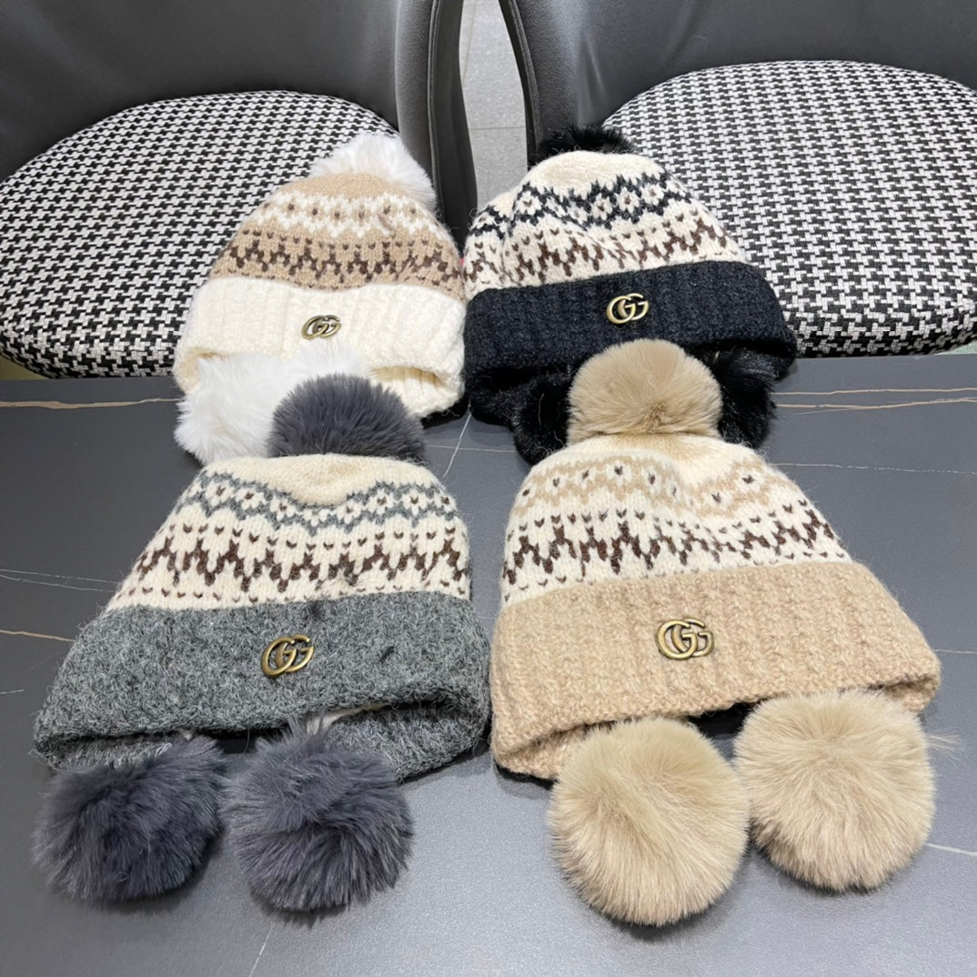 BEANIE HAT IN COLORFUL WOOL 394006