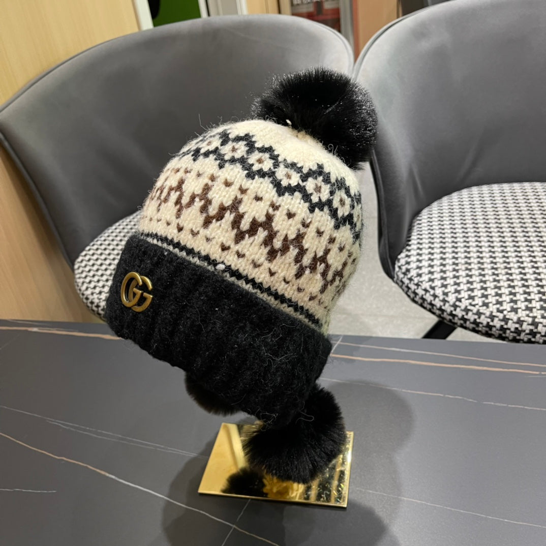 BEANIE HAT IN COLORFUL WOOL 394006