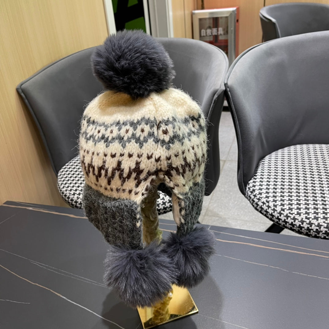 BEANIE HAT IN COLORFUL WOOL 394008