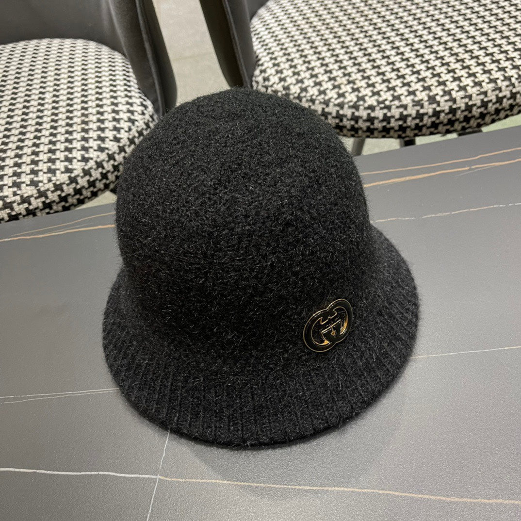BUCKET HAT IN BLACK WOOL PLUSH 399230