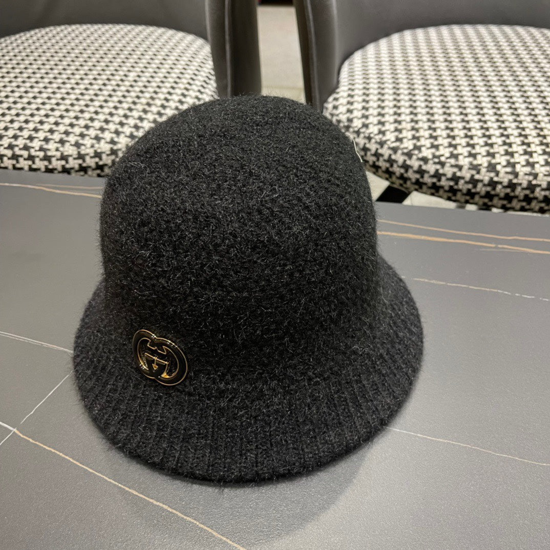 BUCKET HAT IN BLACK WOOL PLUSH 399230