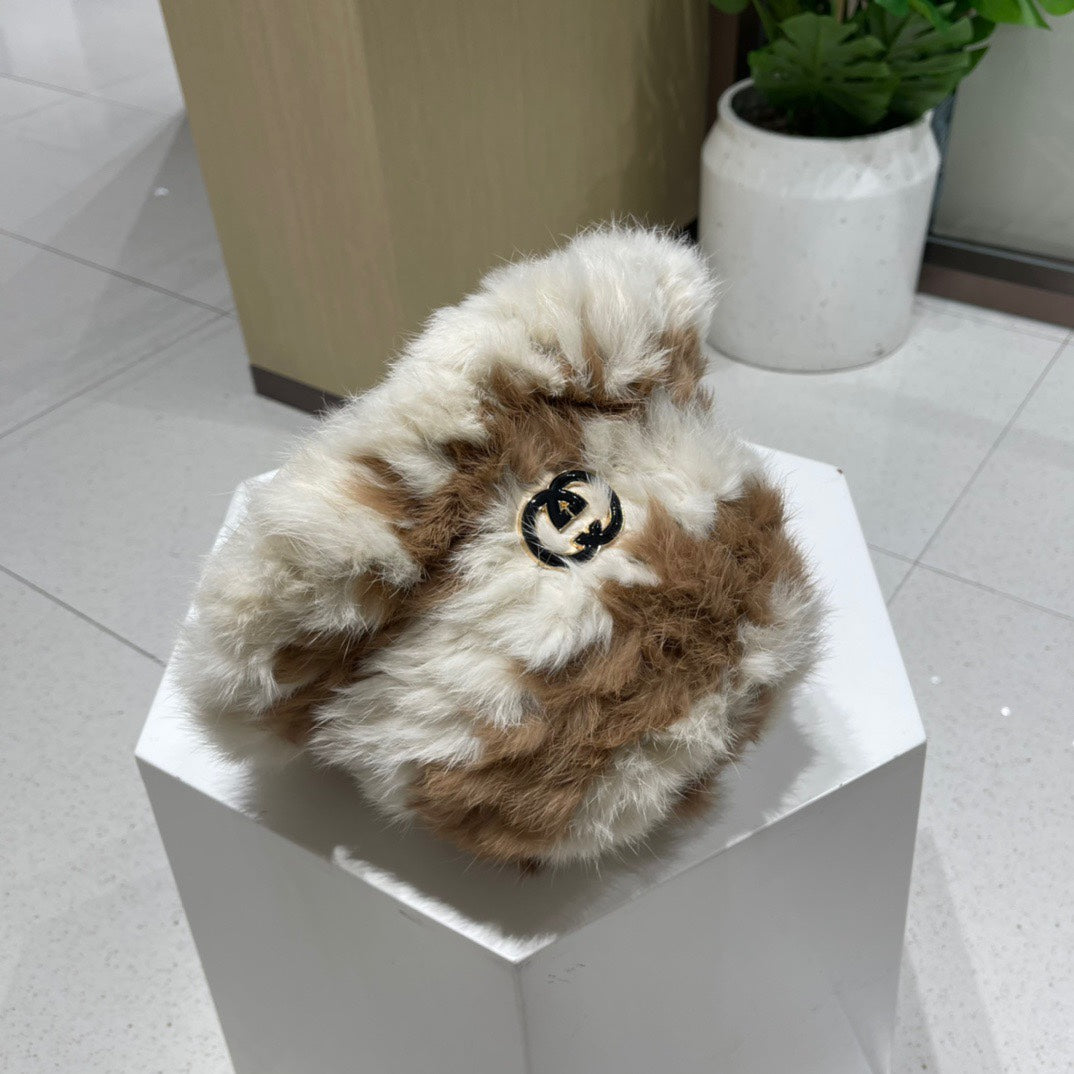 BUCKET HAT IN MEDIUM BROWN MIX WHITE RABBIT FUR 404638
