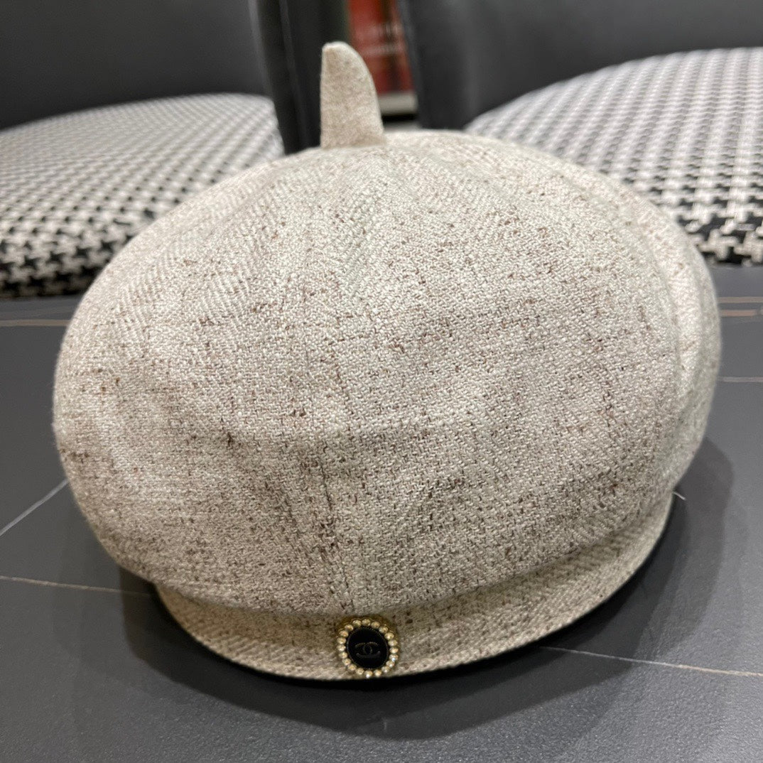 BERET HAT IN BEIGE FABRIC 420943