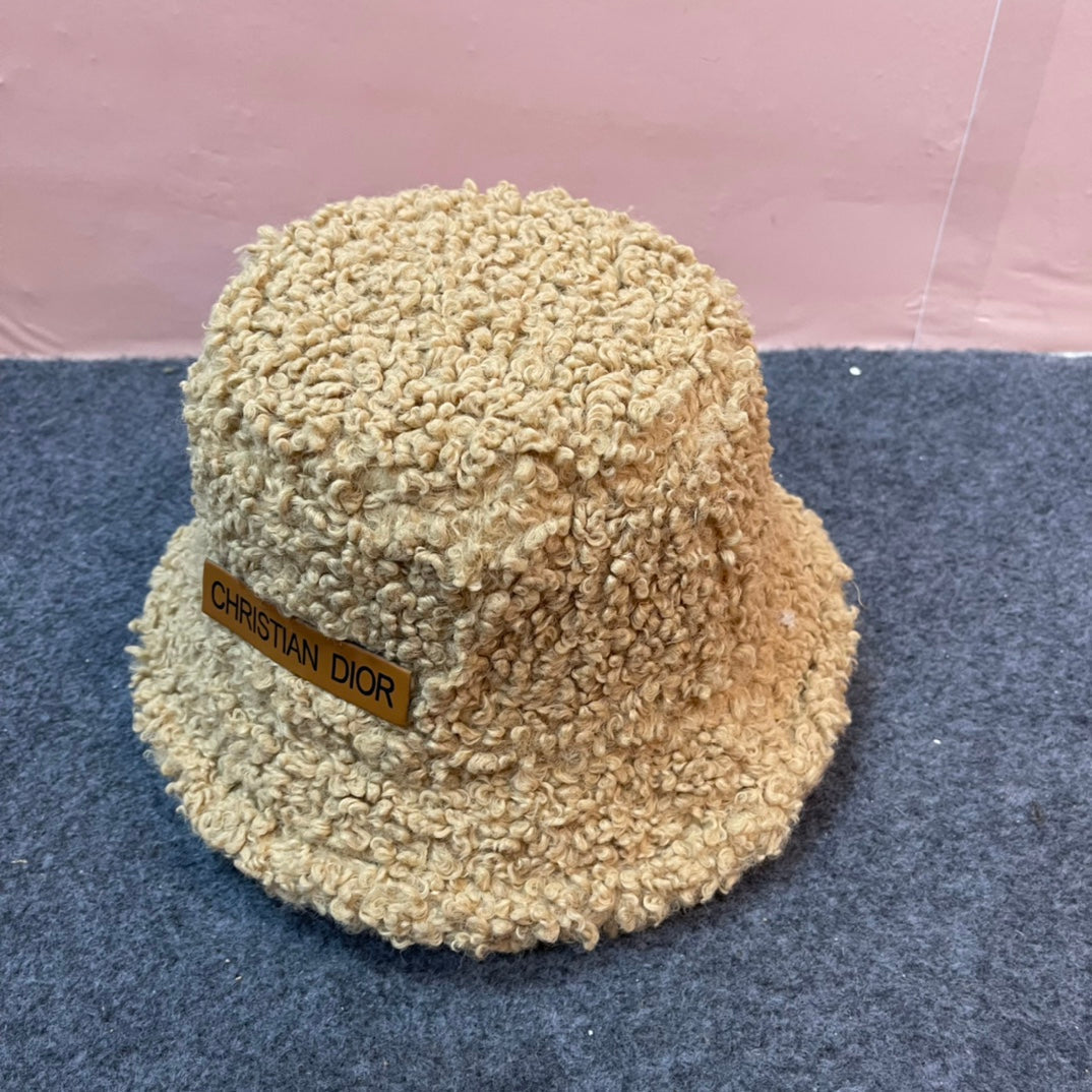 BUCKET HAT IN CAMEL BEIGE FLEECE 436570