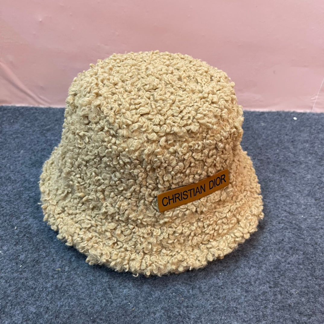 BUCKET HAT IN CAMEL BEIGE FLEECE 436570