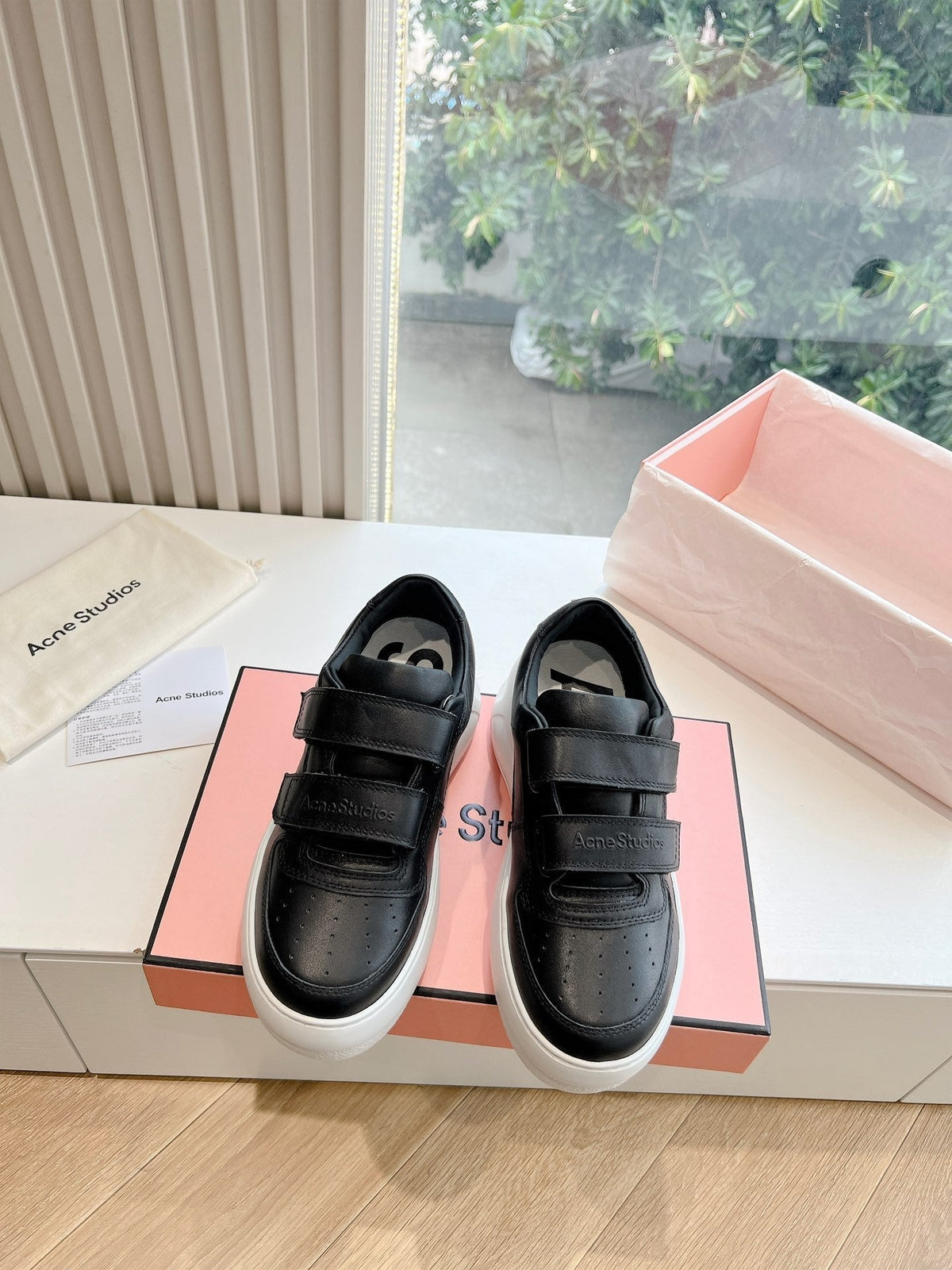 ACNE STUDIO SNEAKER IN BLACK LAMBSKIN