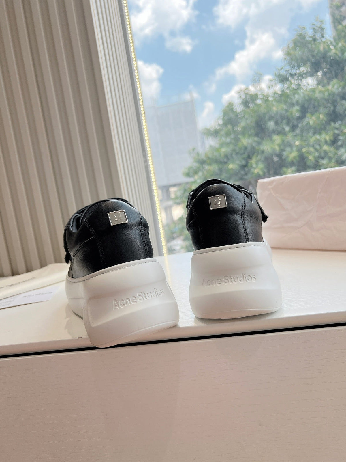 ACNE STUDIO SNEAKER IN BLACK LAMBSKIN
