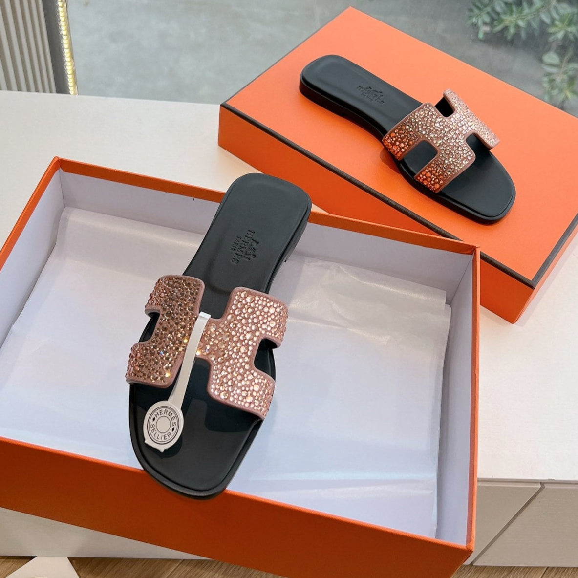0RAN SLIDE IN PENNY BROWN CALFSKIN WITH CRYSTALS