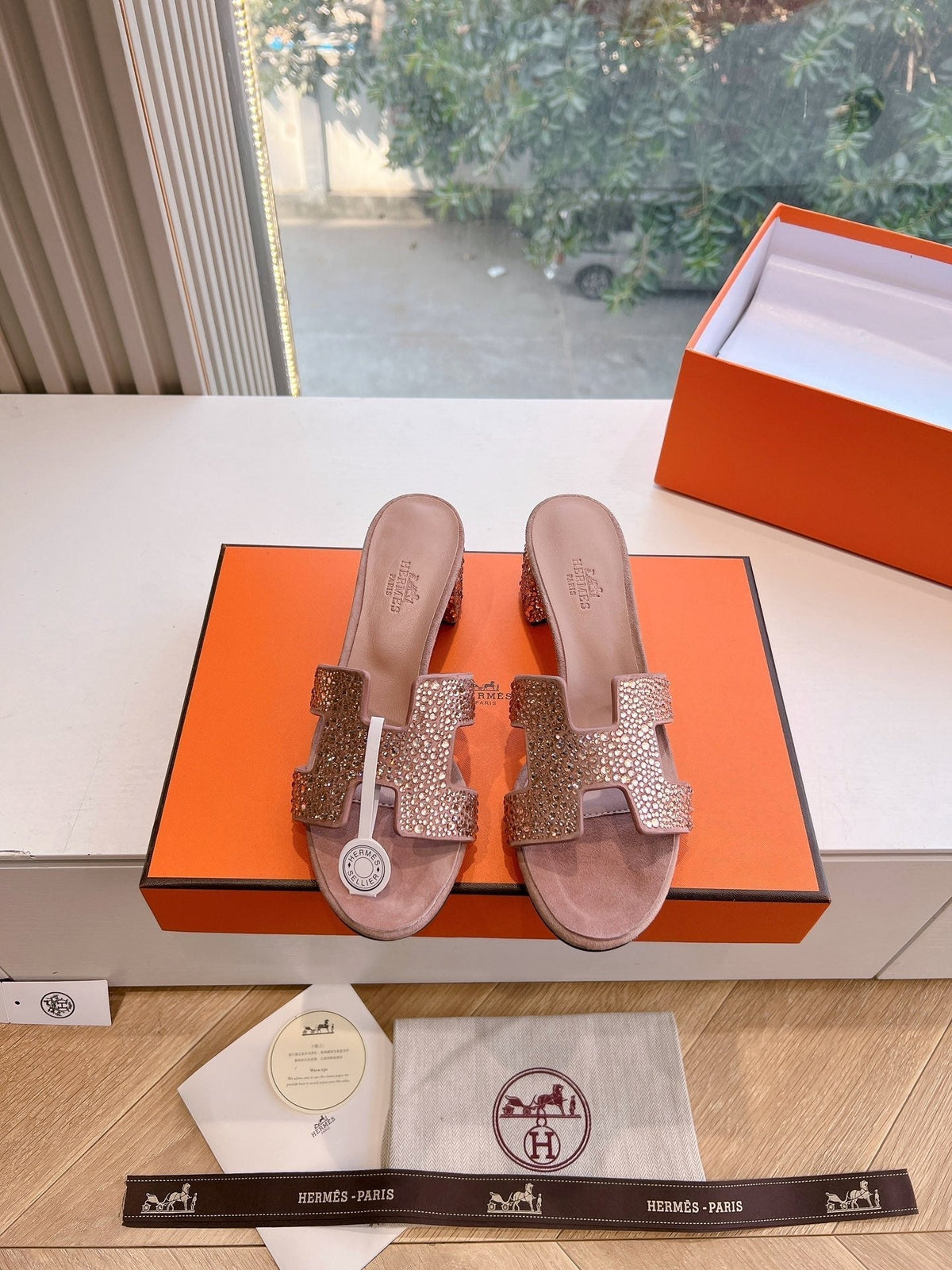 0ASIS SANDAL IN BLUSH PINK SUEDE WITH CRYSTALS