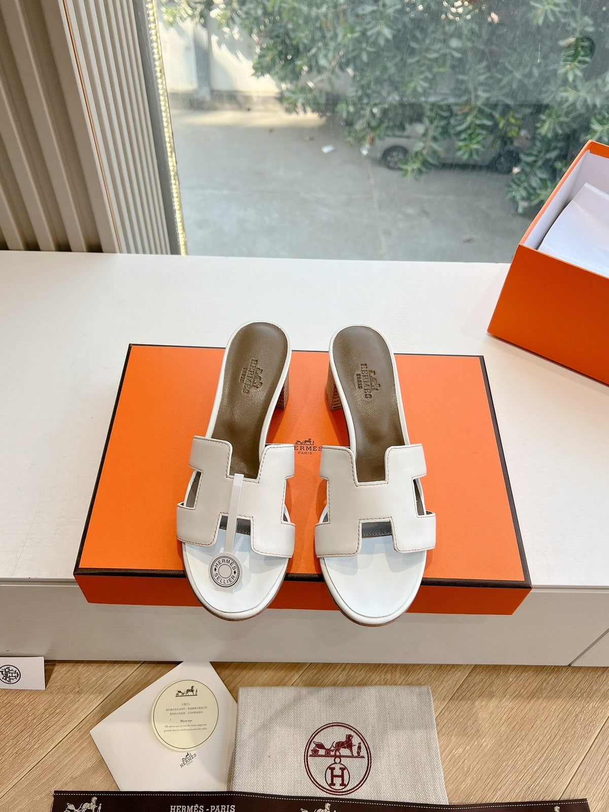 0ASIS SANDAL IN WHITE CALFSKIN