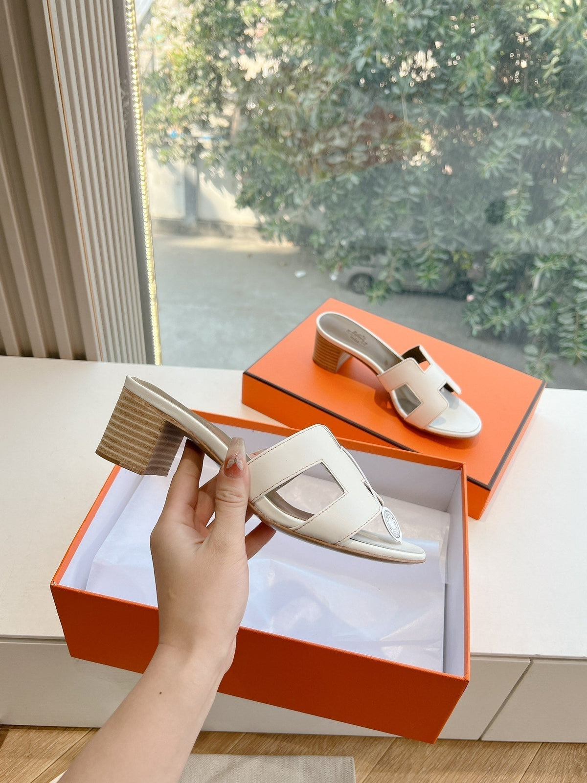 0ASIS SANDAL IN WHITE CALFSKIN