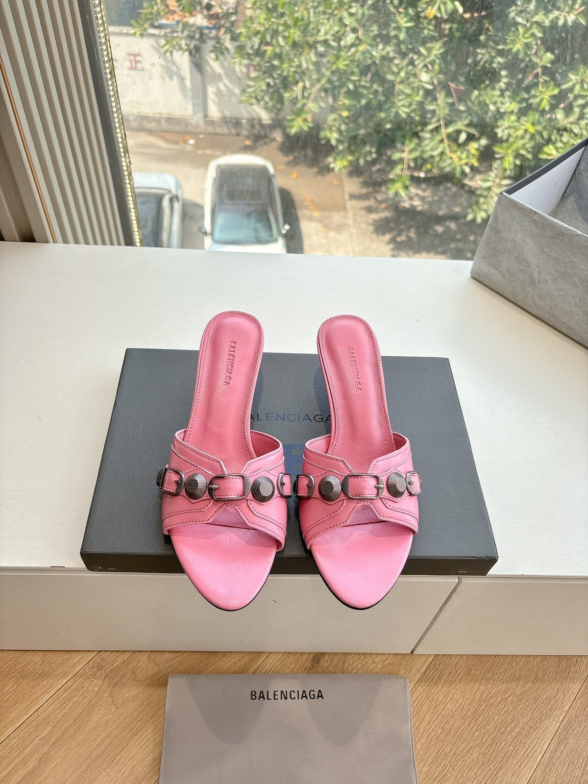 CAGOLE MID-HEEL MULES IN SHOCKING PINK CALFSKIN