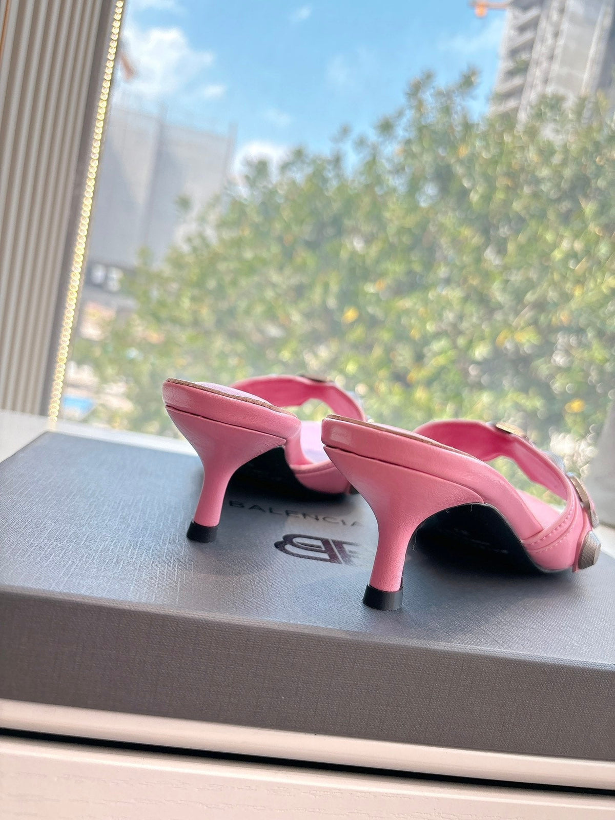 CAGOLE MID-HEEL MULES IN SHOCKING PINK CALFSKIN
