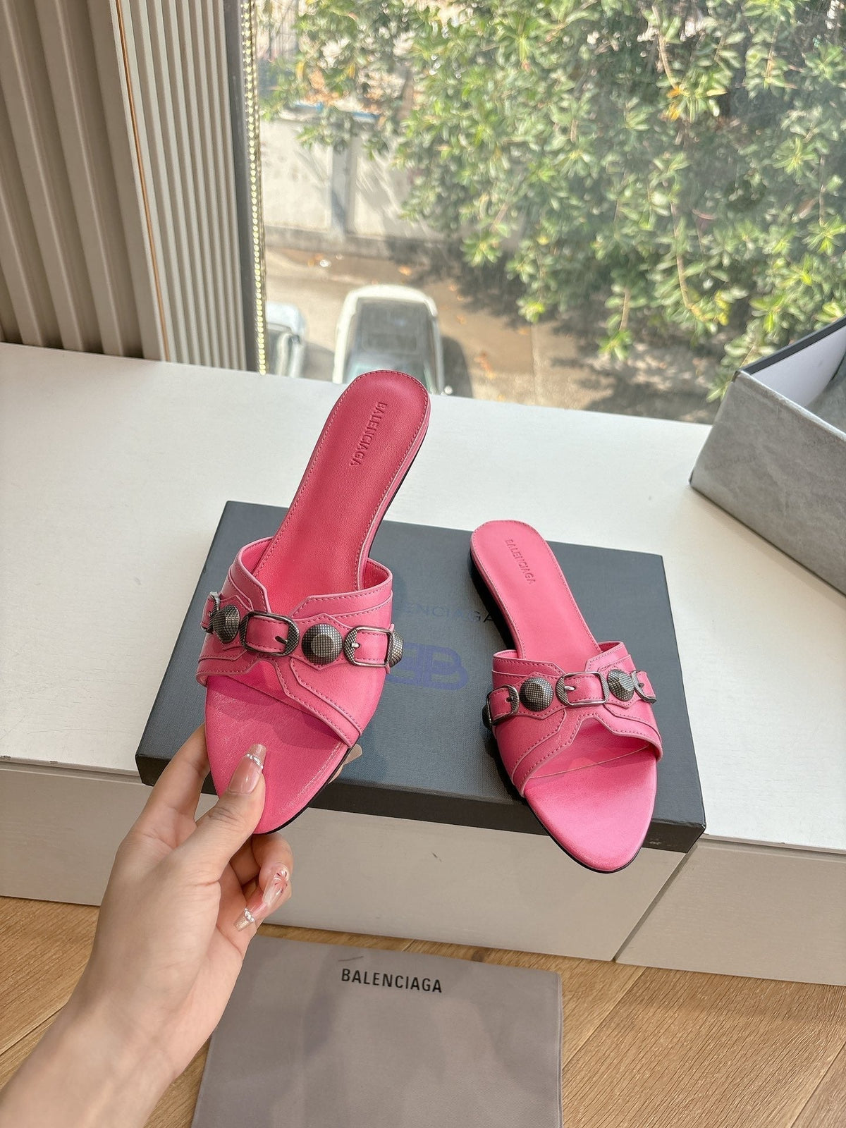CAGOLE FLAT MULES IN FRENCH PINK CALFSKIN