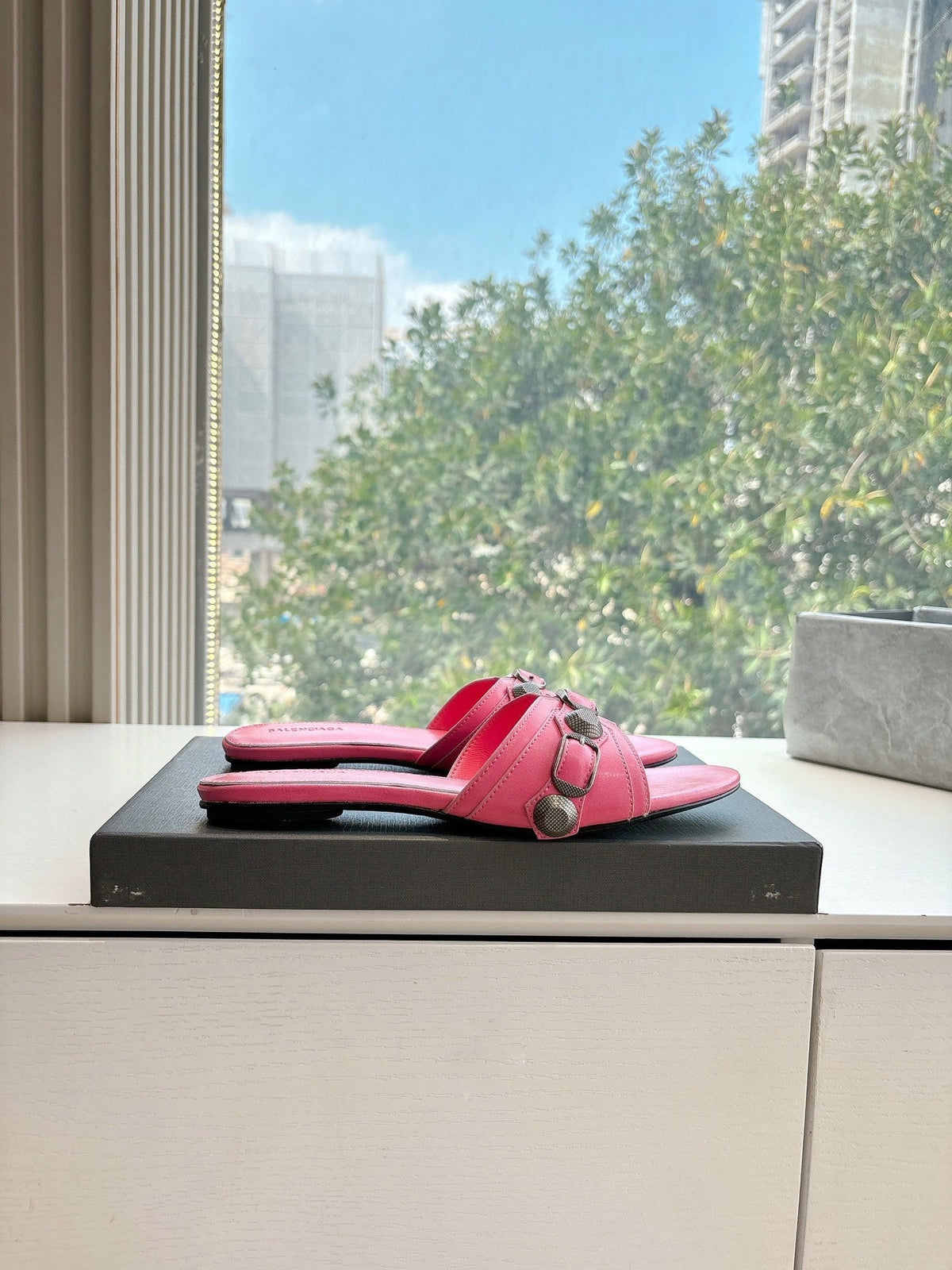 CAGOLE FLAT MULES IN FRENCH PINK CALFSKIN
