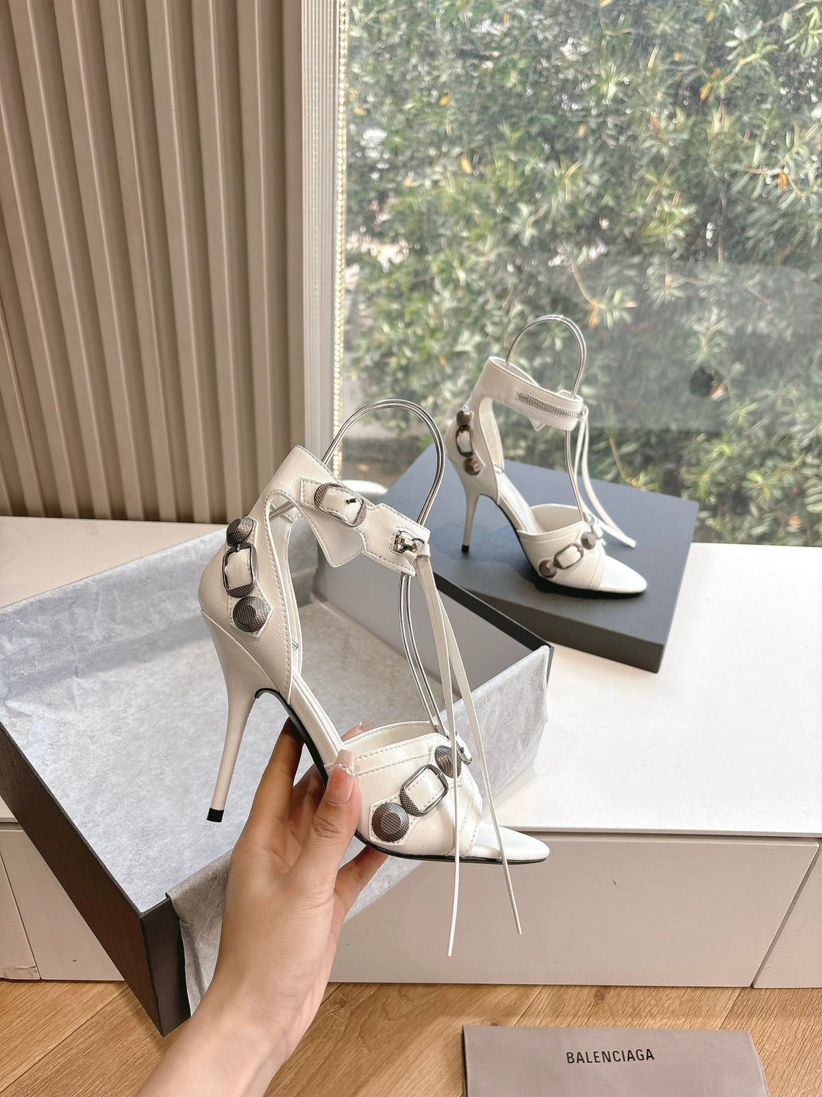 CAGOLE HIGH-HEEL SANDALS IN WHITE LAMBSKIN