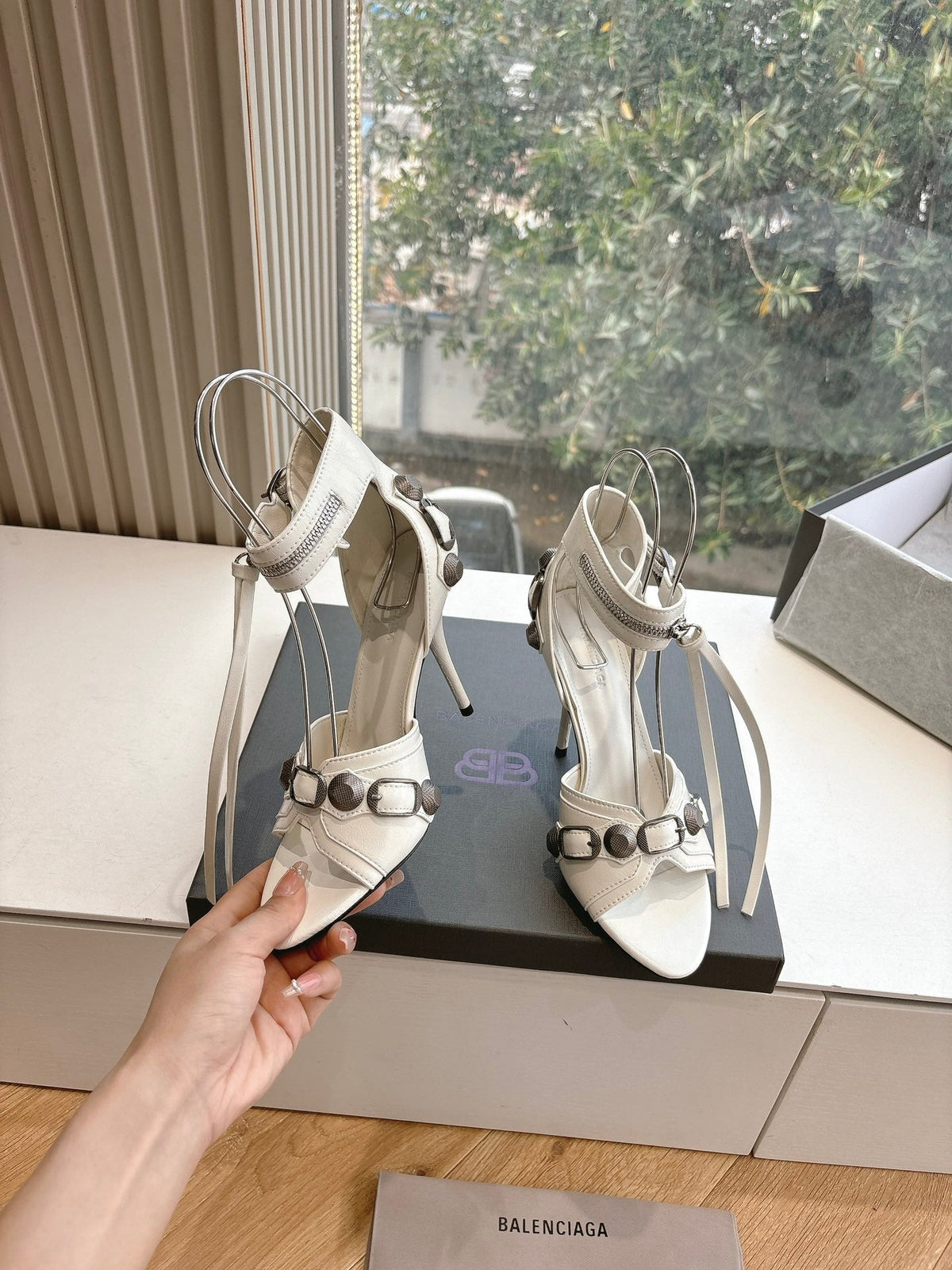 CAGOLE HIGH-HEEL SANDALS IN WHITE LAMBSKIN