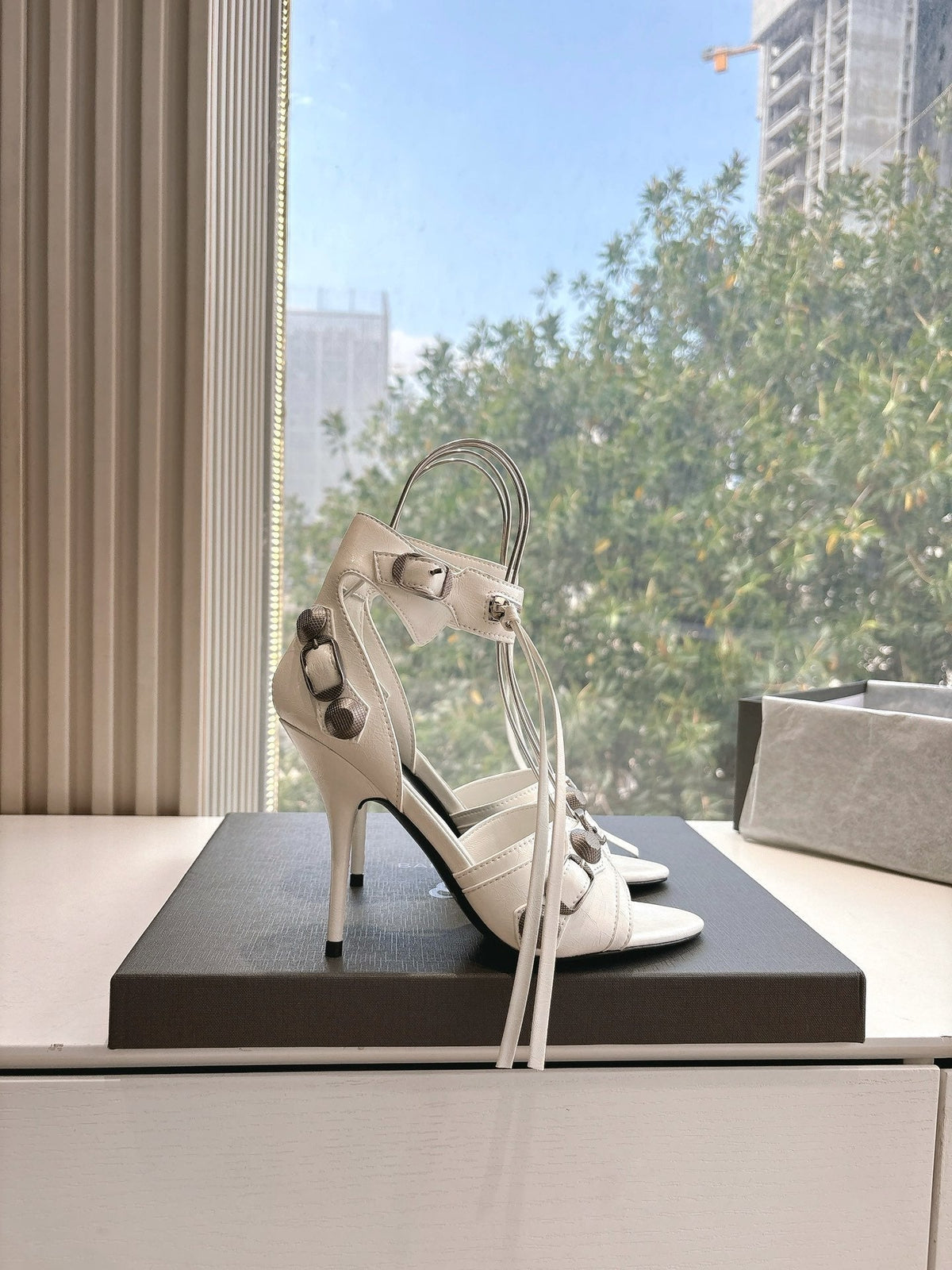 CAGOLE HIGH-HEEL SANDALS IN WHITE LAMBSKIN