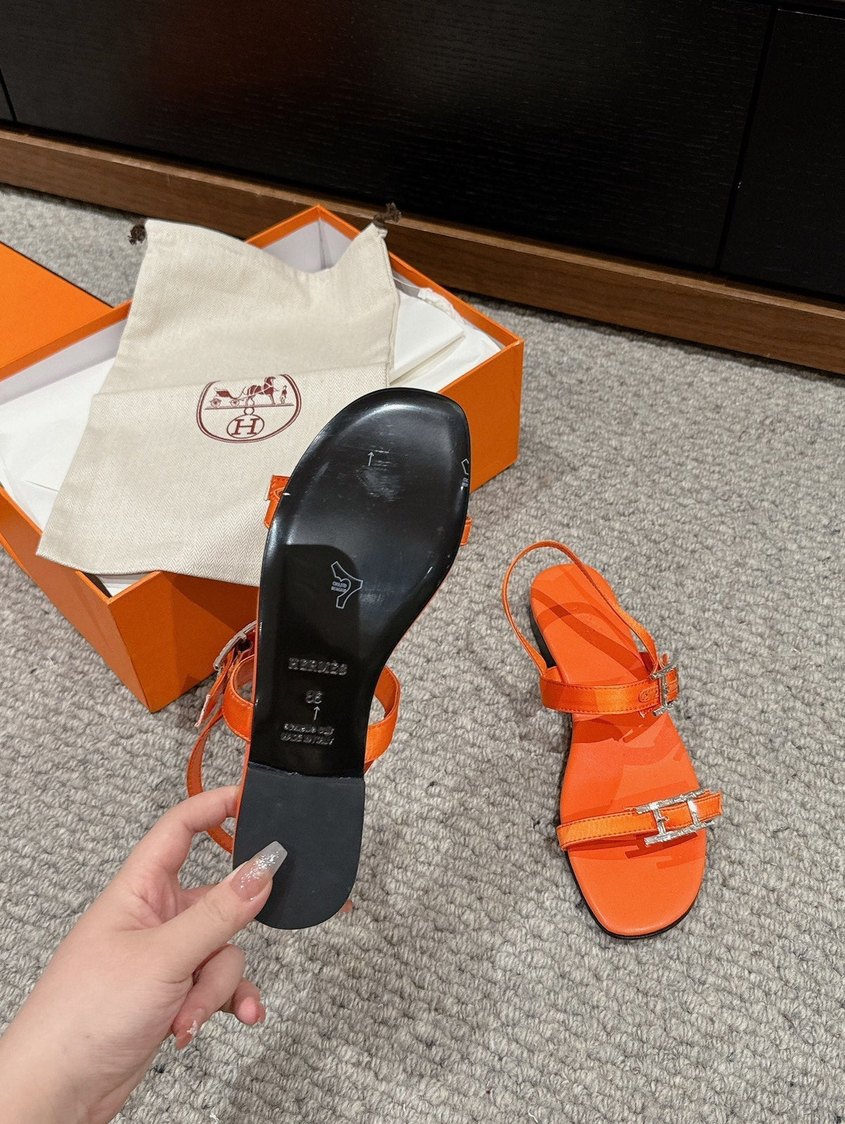 BUCKLE SANDAL BRIGHT ORANGE CALFSKIN