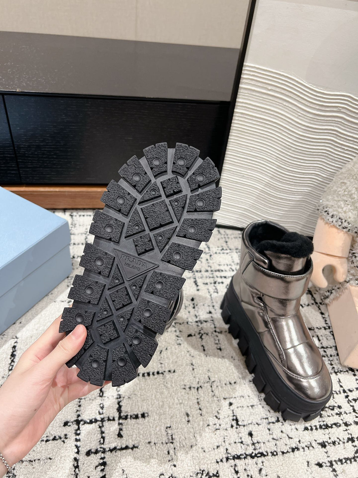 MONOLITH ANKLE BOOTS WITH STRAP IN METALLIC GRAY CALFSKIN AND FLEECE LINING