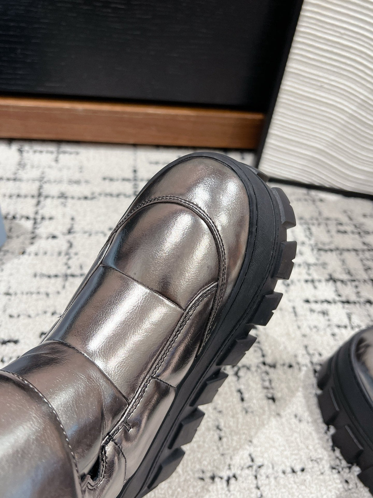 MONOLITH ANKLE BOOTS WITH STRAP IN METALLIC GRAY CALFSKIN AND FLEECE LINING